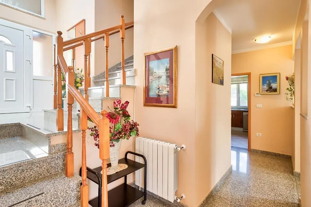 Holiday Home Ripenda Kras 0*,  Croatia